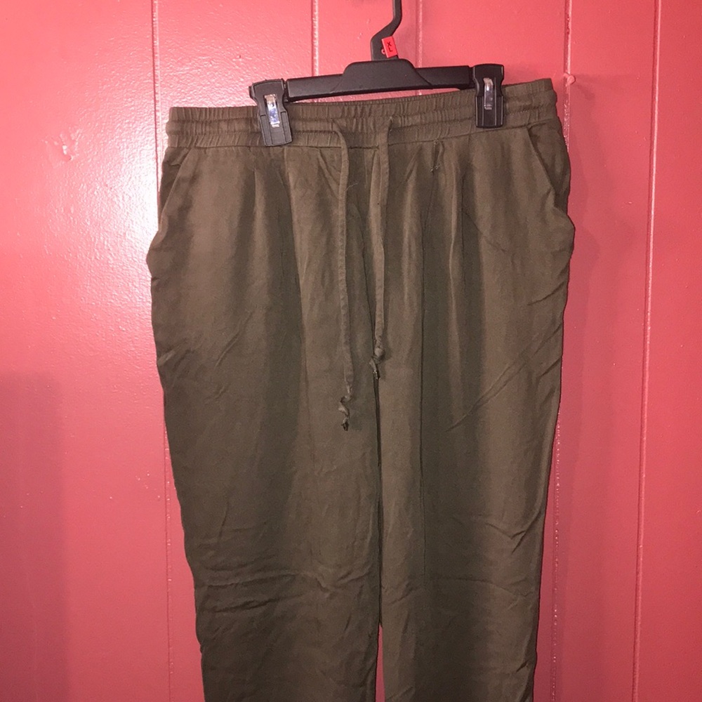 Forever 21. Size M. Olive Green.